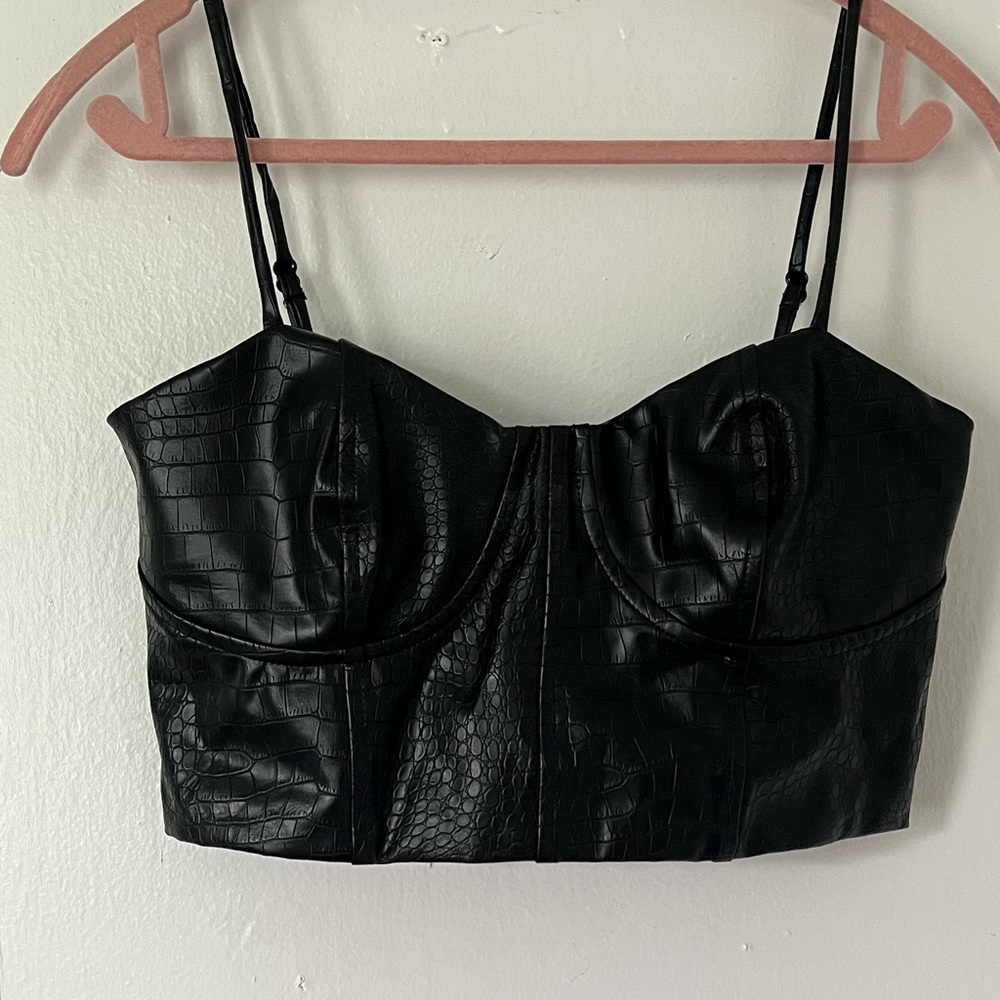 Express Black Croc-Textured Crop Top